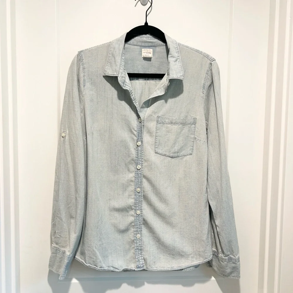 J. Crew Perfect Shirt Chambray Button Down 100% Cotton Light Wash Size M - Picture 3 of 7